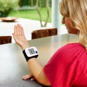 Tlakomjer Omron RS4 za zapešće